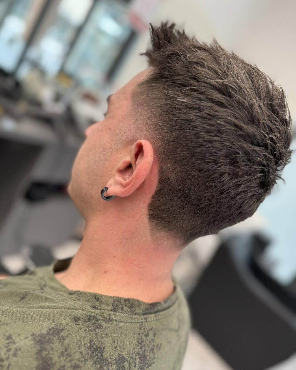 Fade alto con ciuffo — MZ Barber Shop