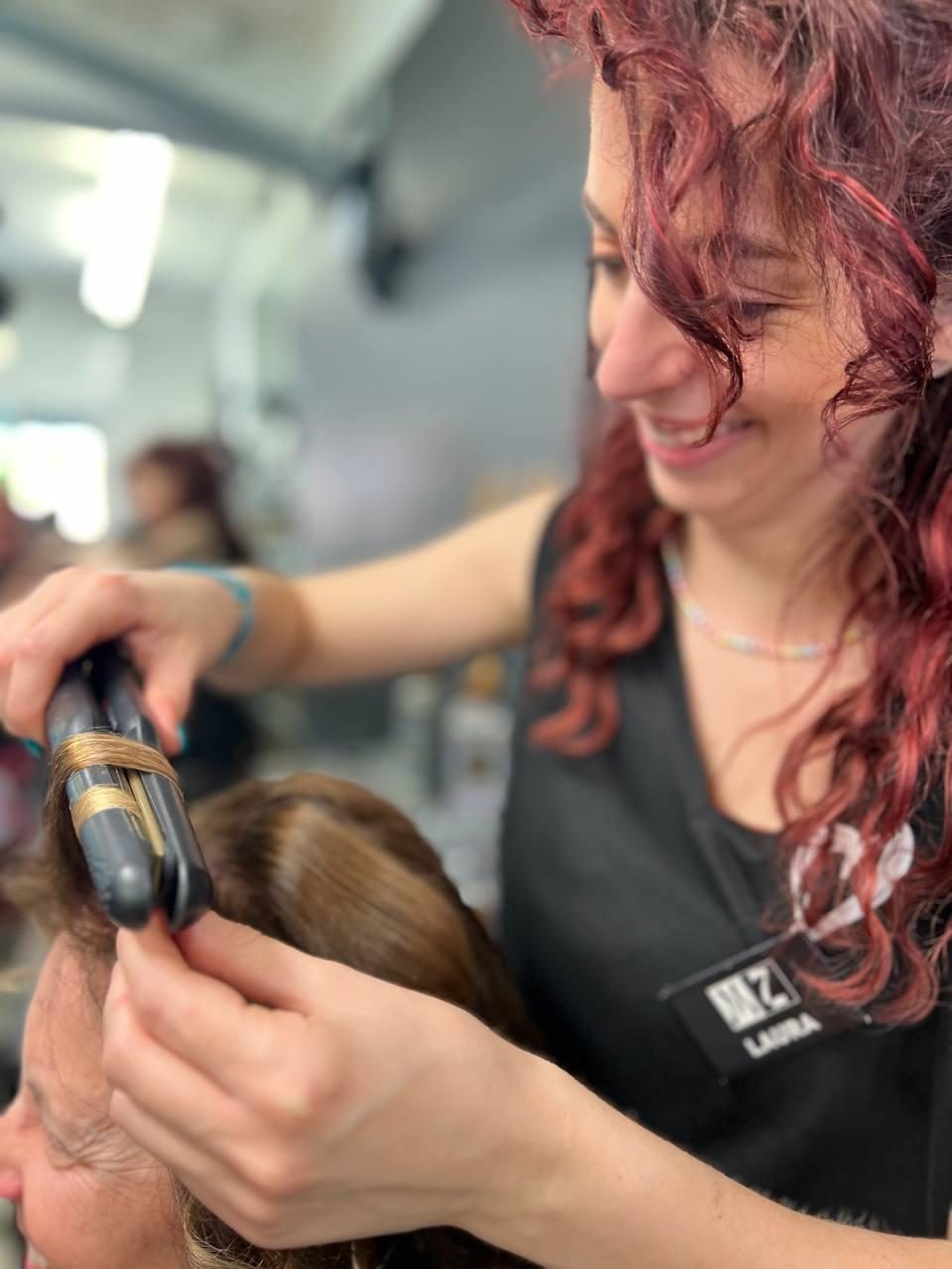 Laura al Lavoro — MZ Parrucchieri